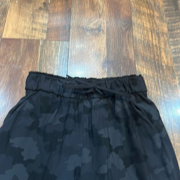 Lululemon joggers4 (4400) - Picture 2 of 7